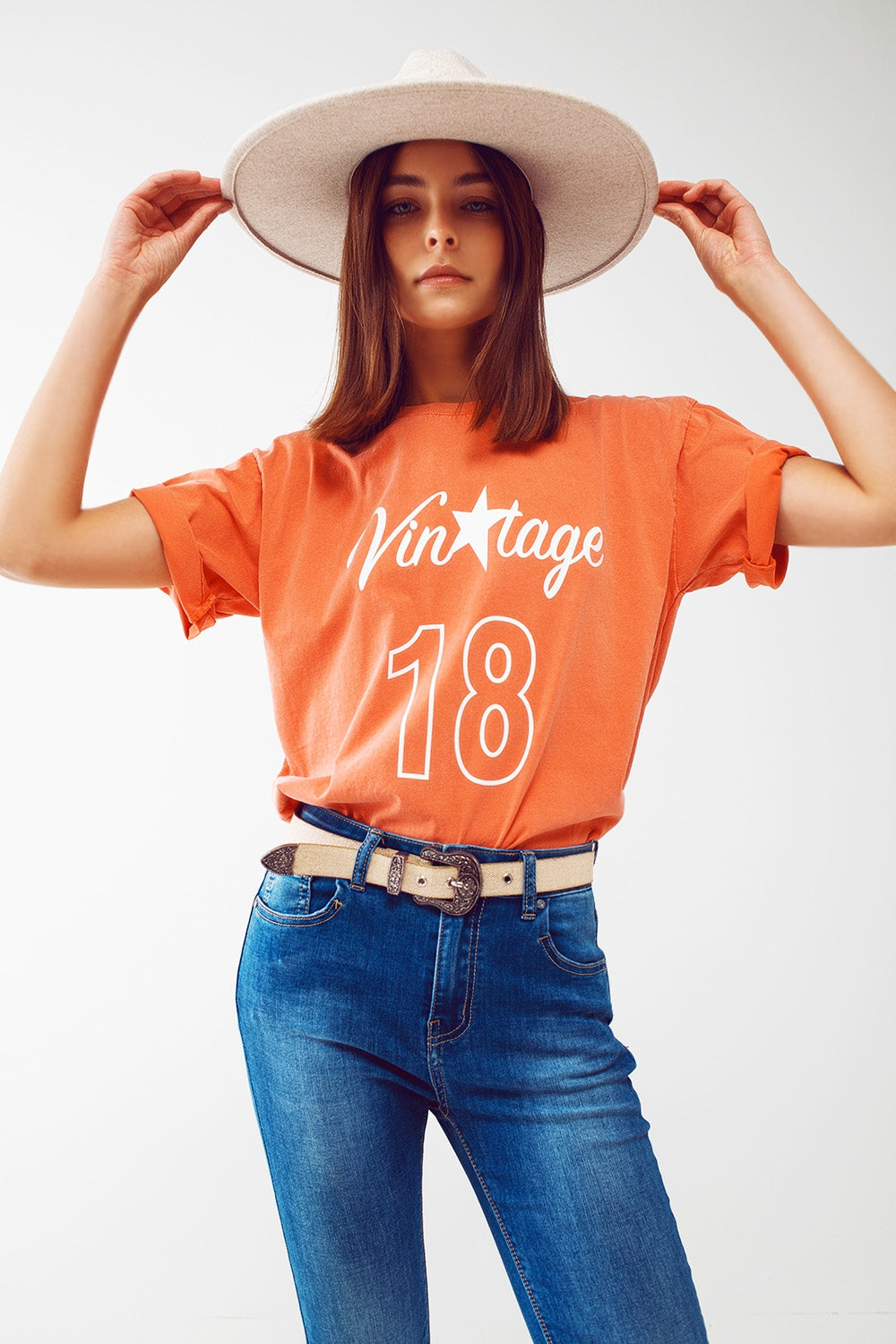 T-shirt avec texte Vintage 18 en orange