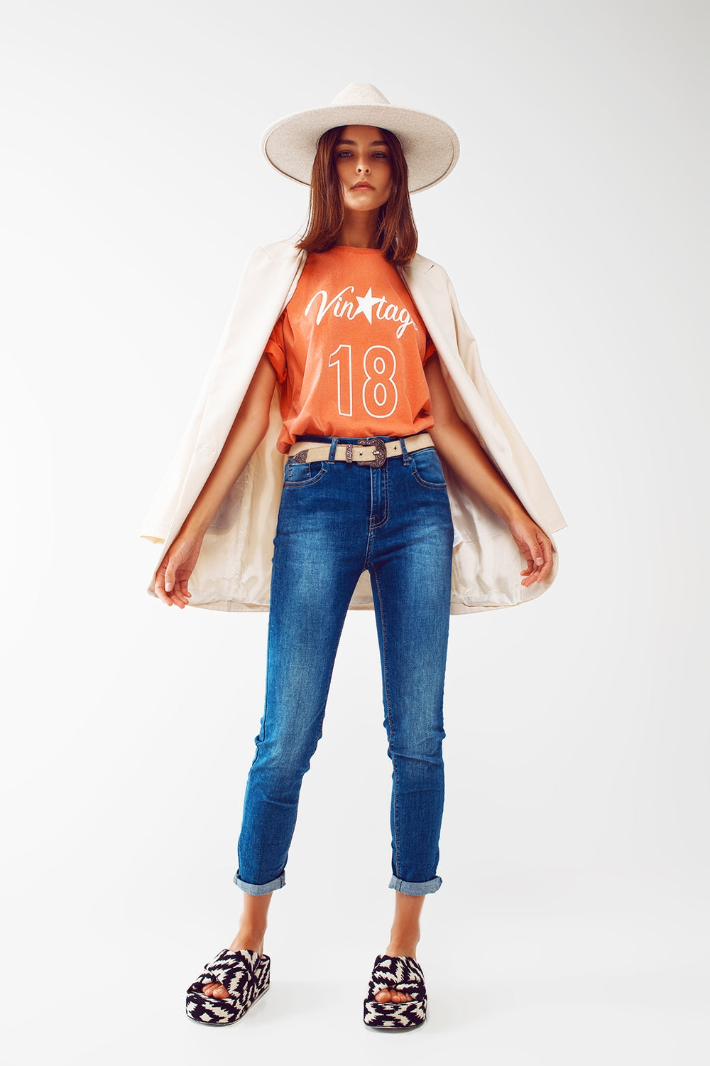 T-shirt avec texte Vintage 18 en orange