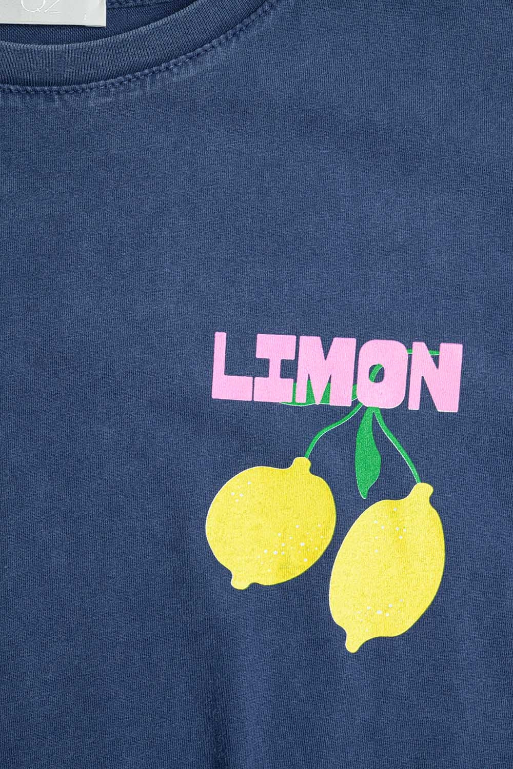 t-shirt décontracté marine avec imprimé citron