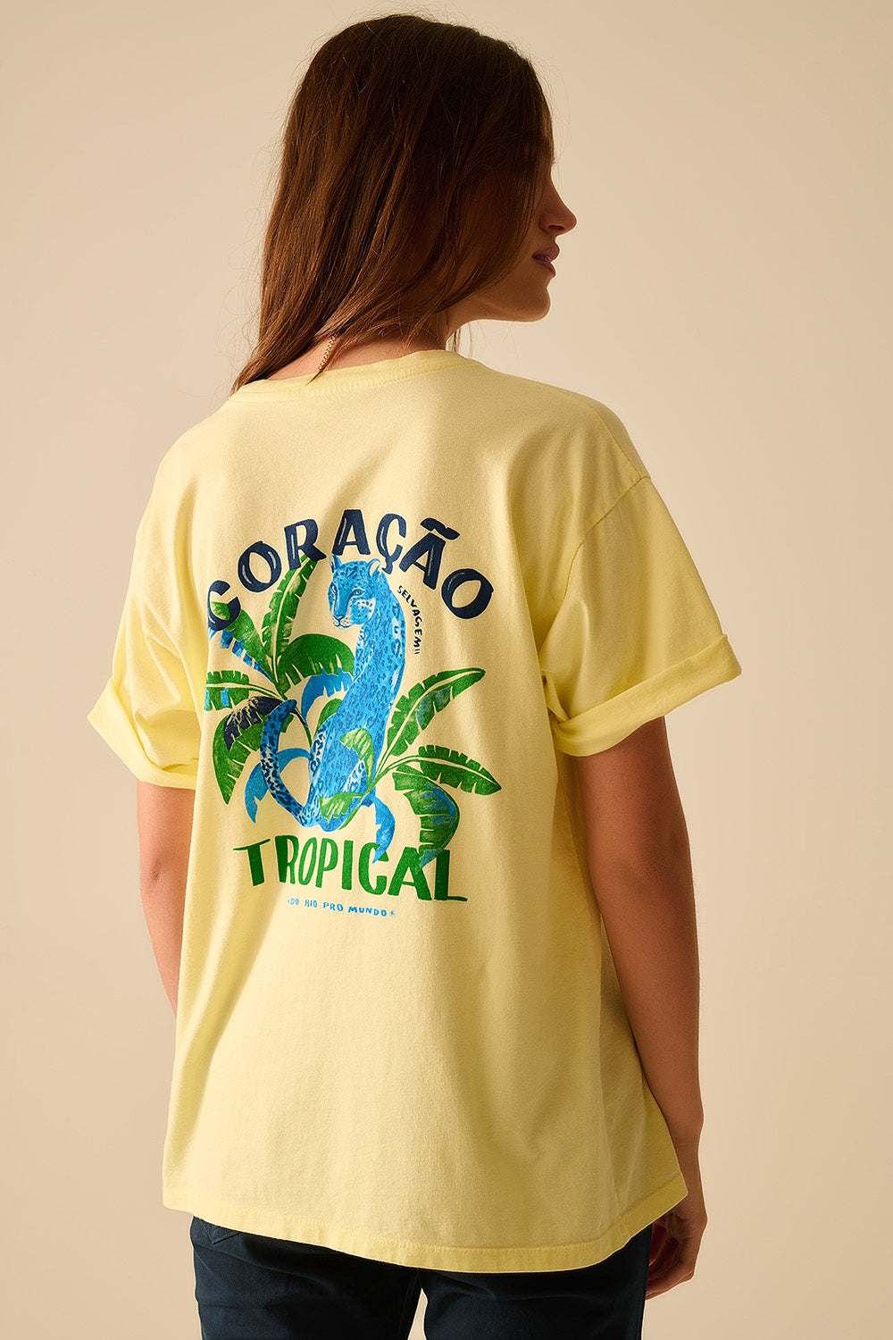 T-shirt jaune fabriquée en Italie avec imprimé graphique tropical