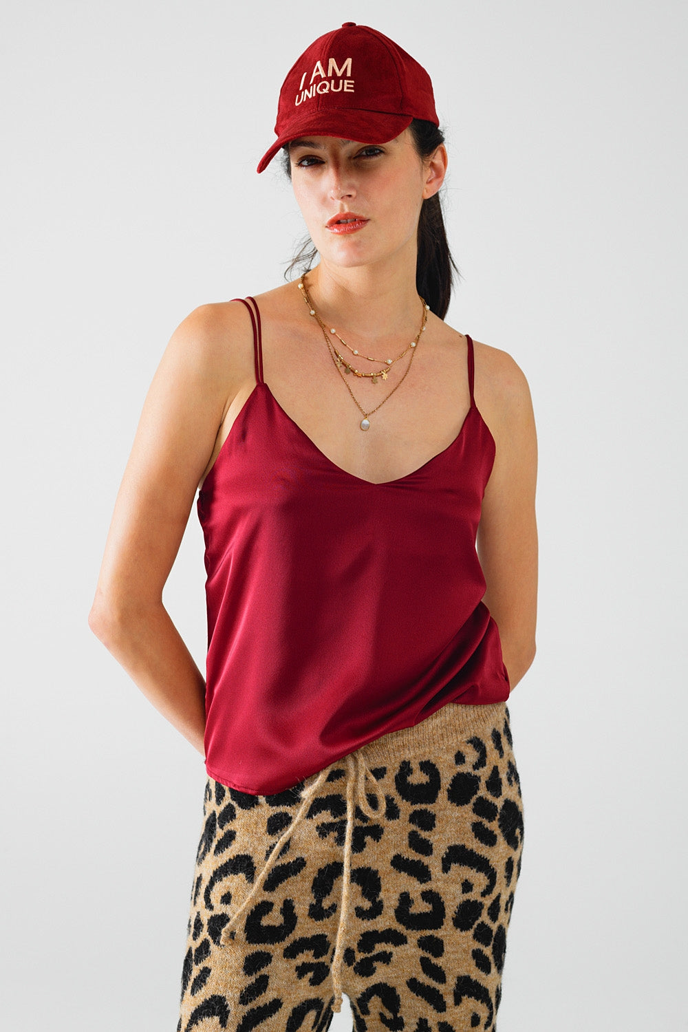 Q2 top à bretelles spaghetti en satin bordeaux