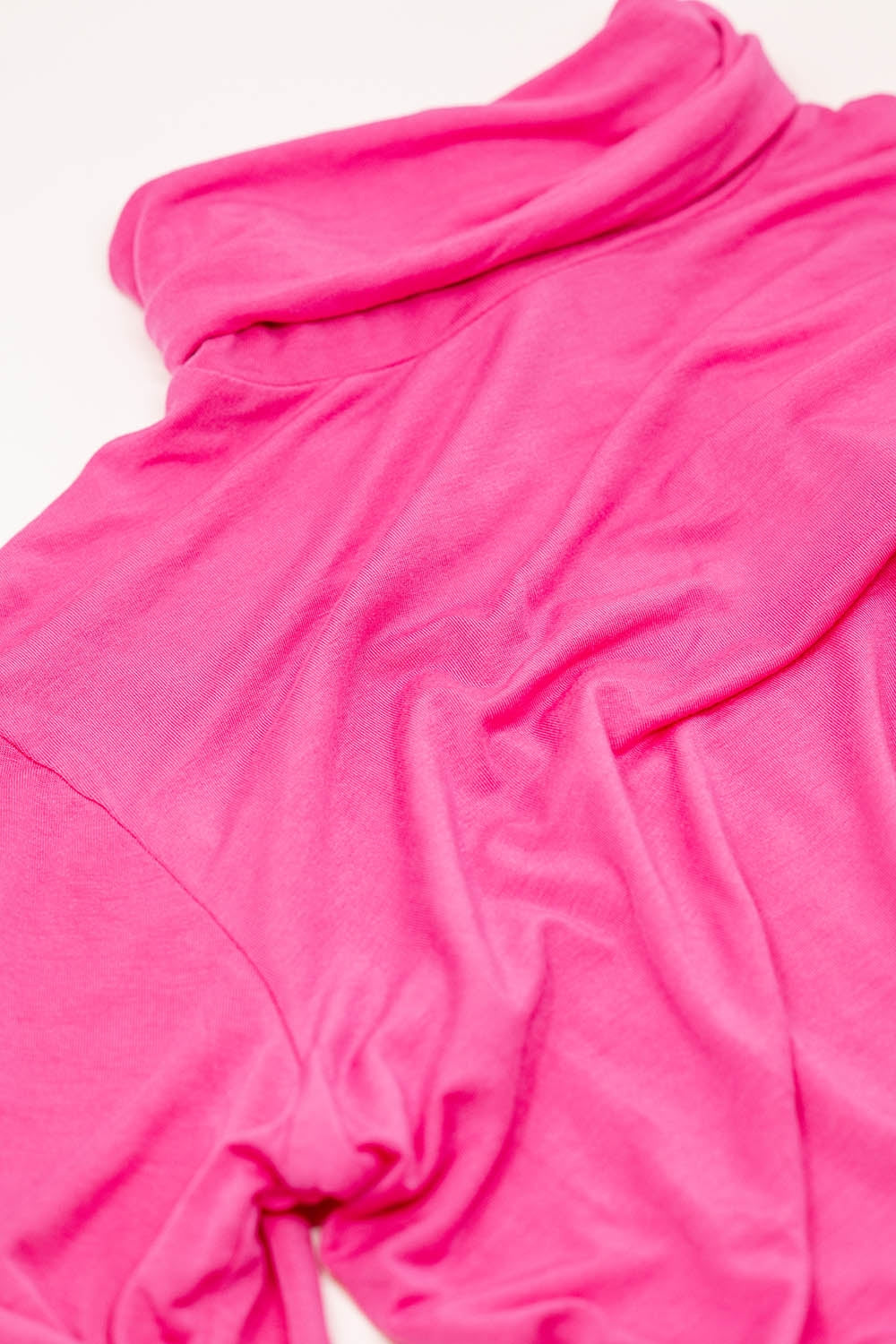 Top à col haut et à manches longues en modal fucsia