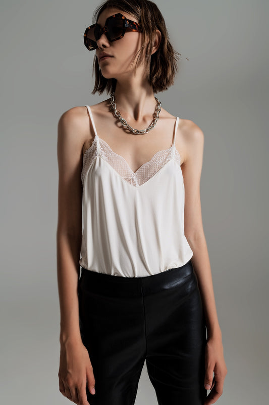 Q2 Top cami à dentelle en crème