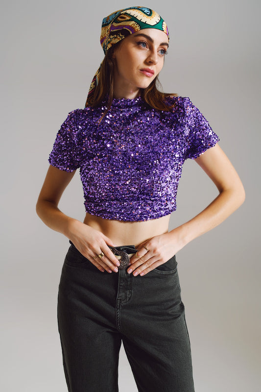 Q2 Top court à col roulé en sequins violets