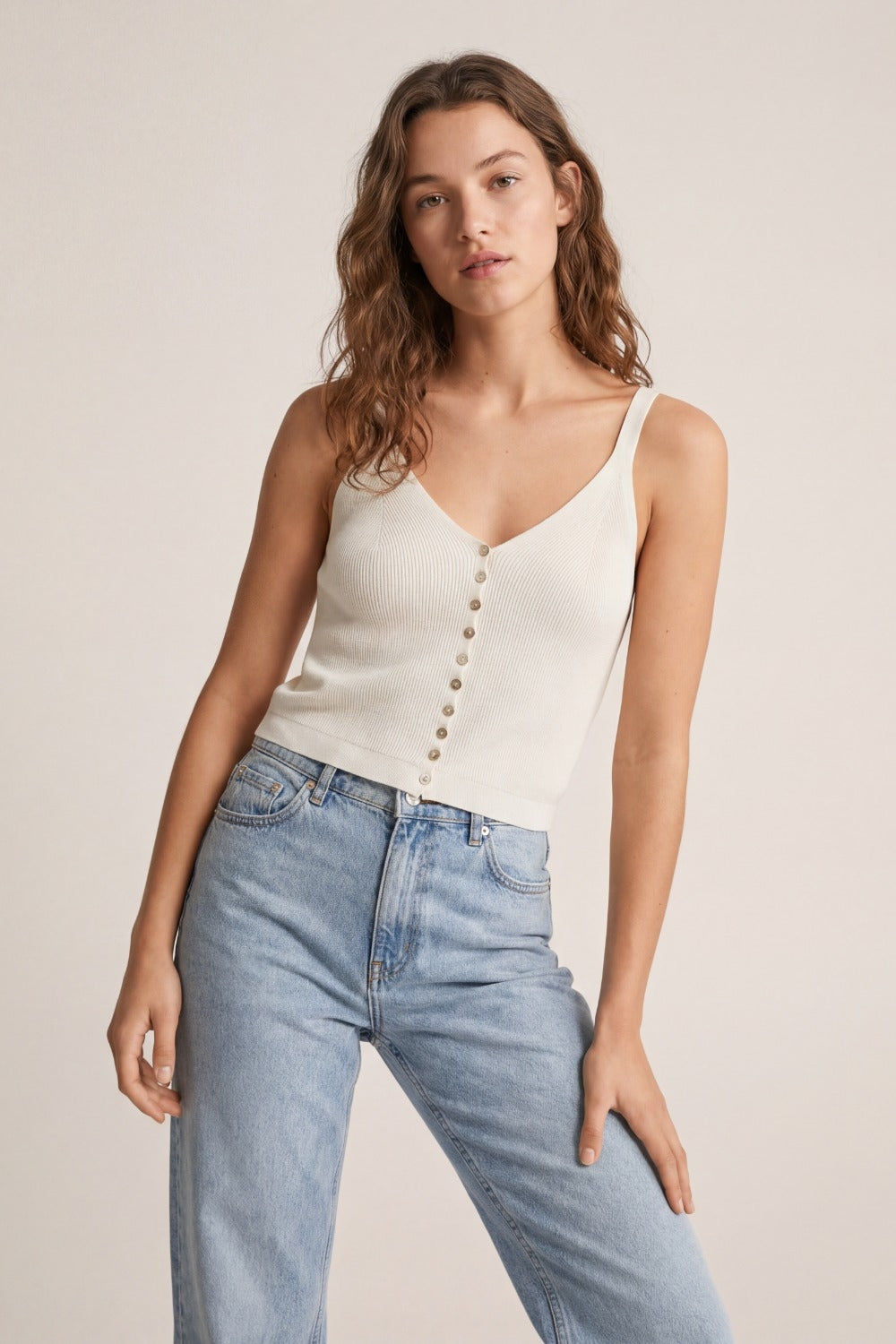 Top court boutonné en tricot blanc