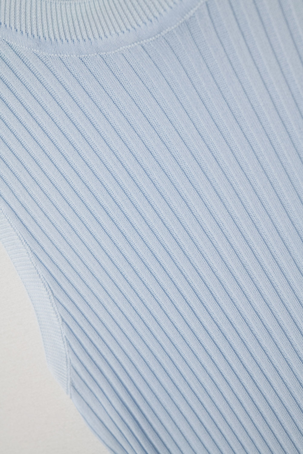 Top en maille côtelée sans manches bleu bébé