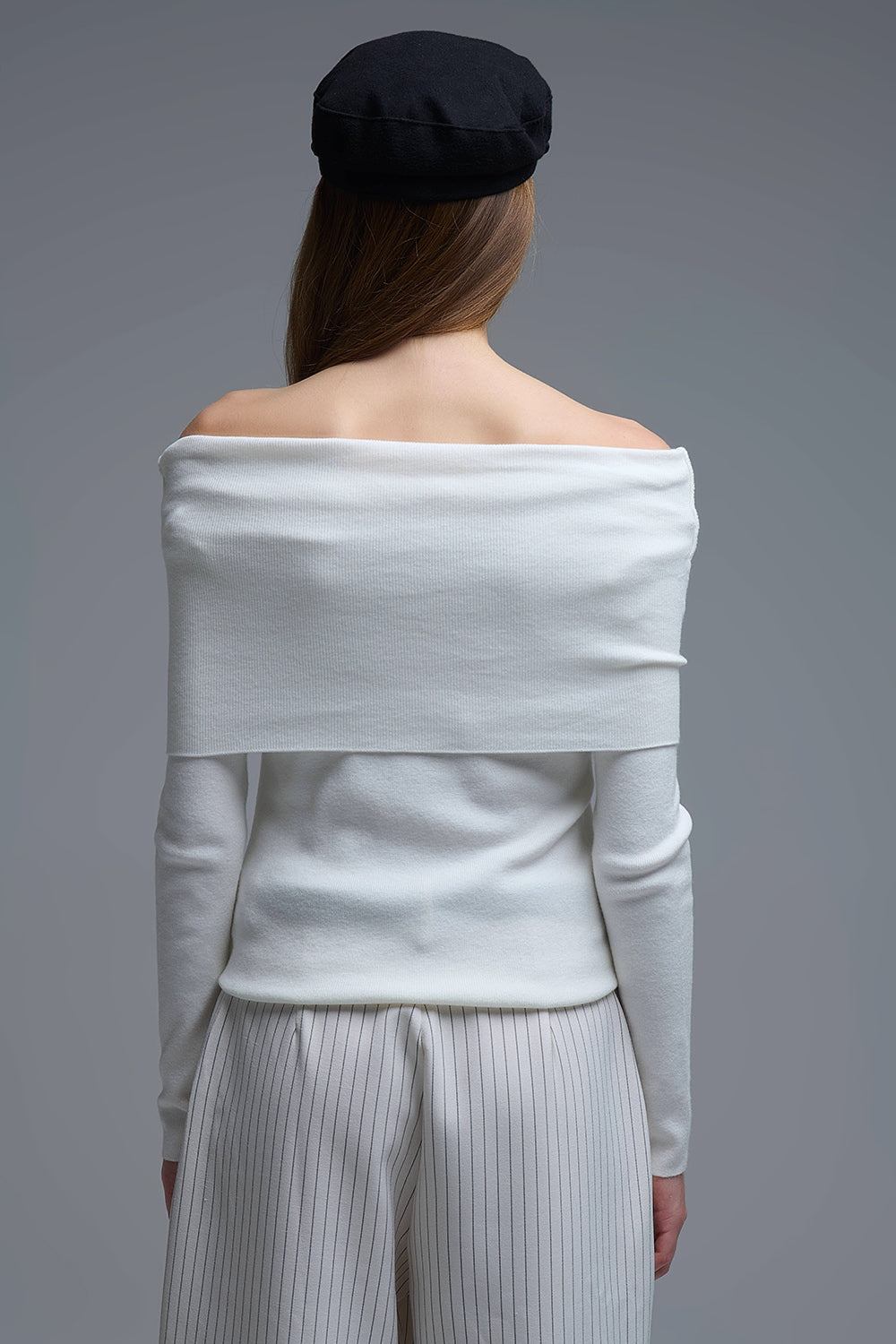 Top en tricot à encolure bateau et épaules courtes en blanc