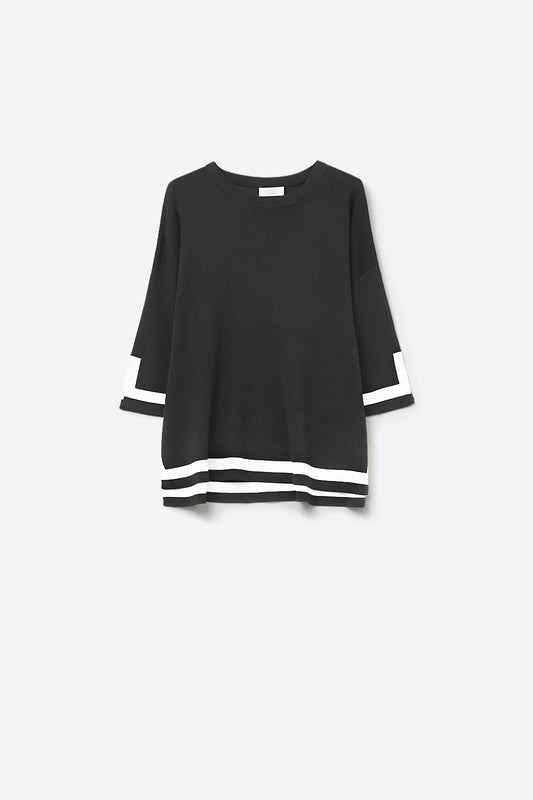 Q2 Top noir en maille fine avec rayures contrastées en blanc et manches 3/4