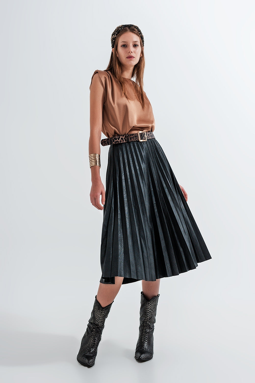 Top sans manches à épaulettes en satin froncé en or