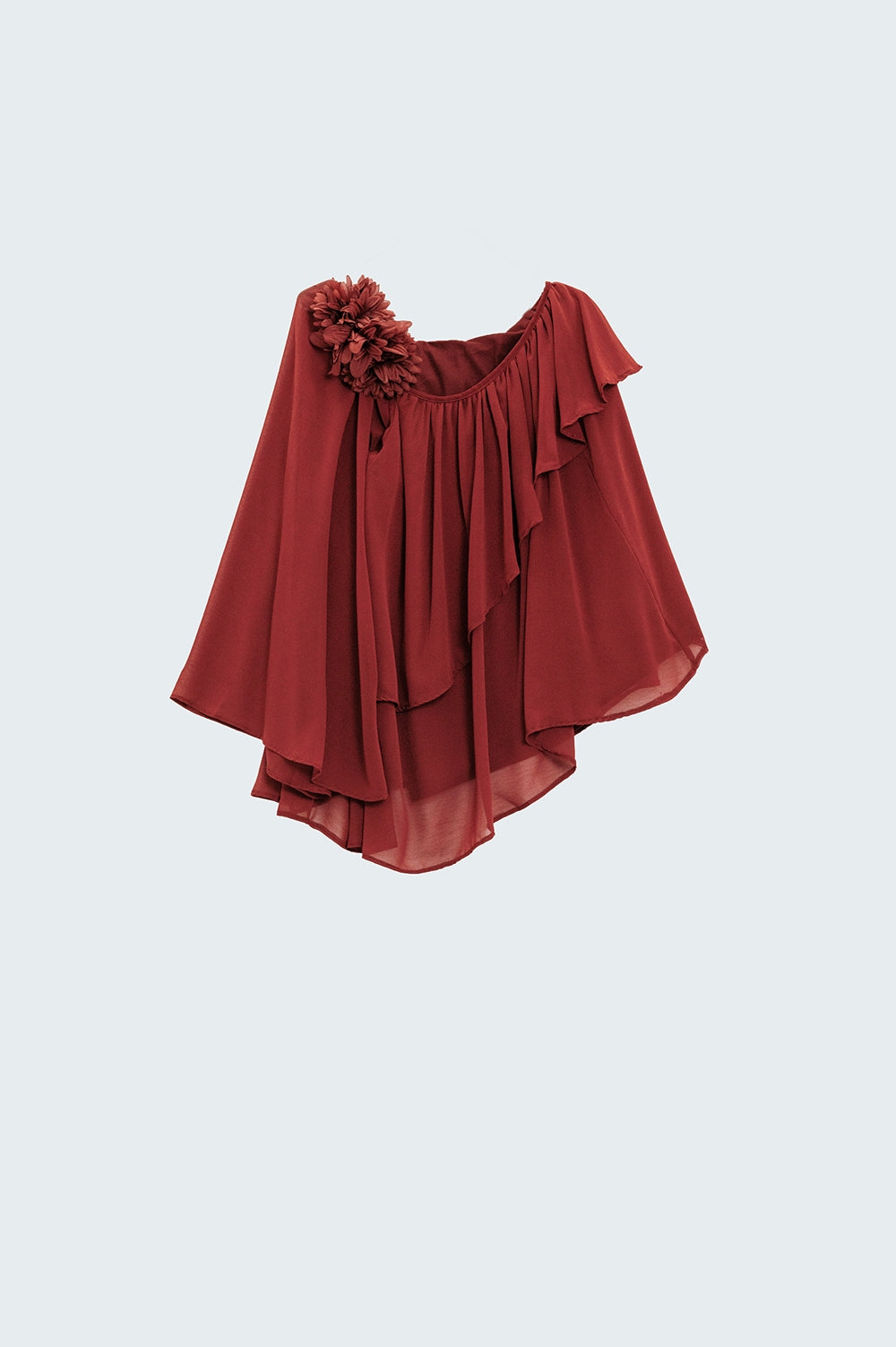 Q2 Tunique brune asymétrique avec fleur sur l'épaule