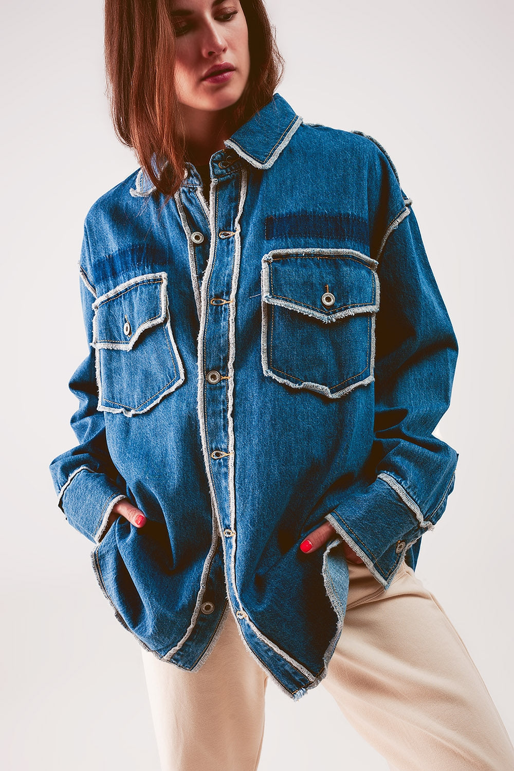 Veste chemise oversize en denim à coutures apparentes structurées bleu moyen