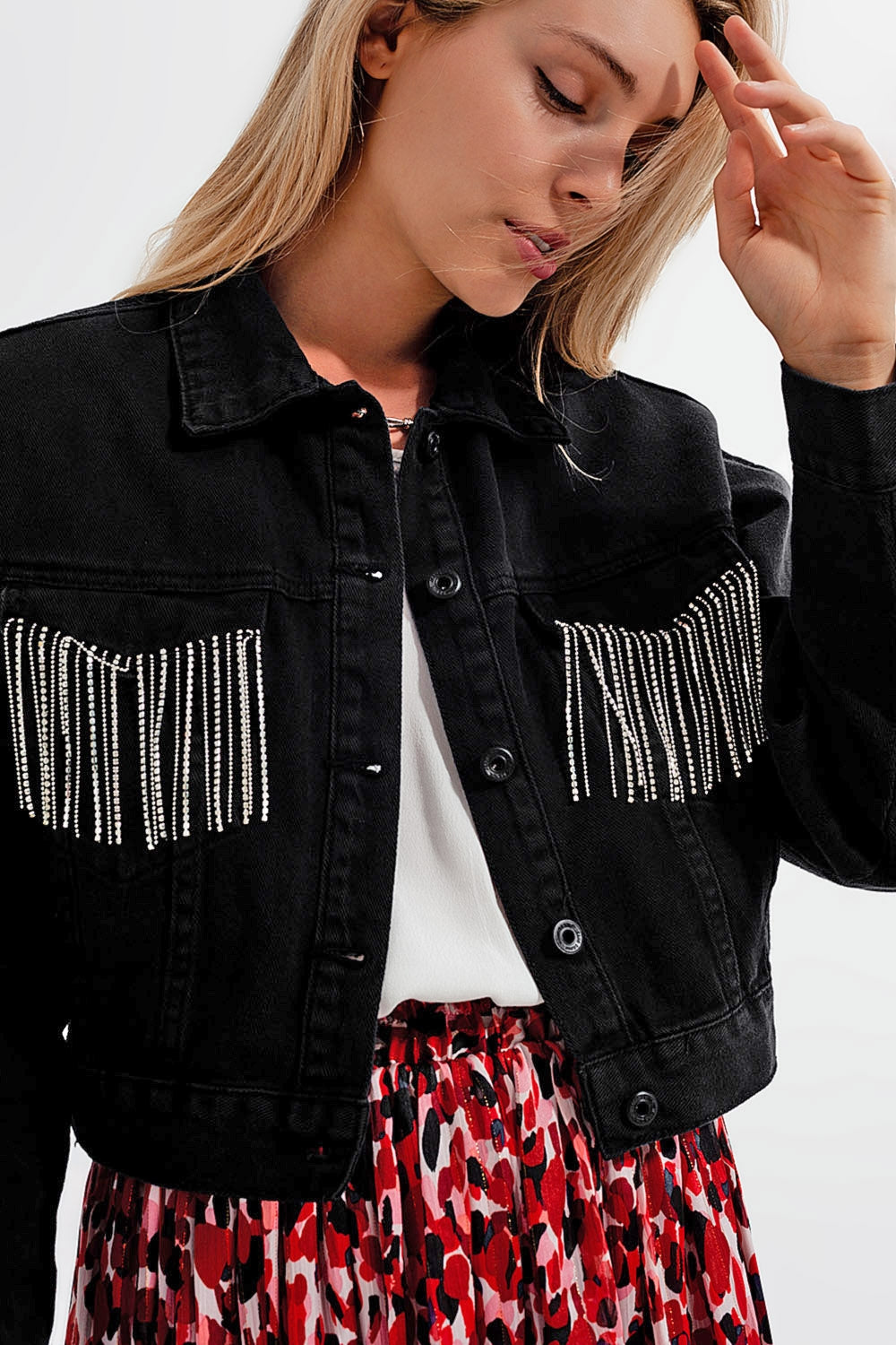 Q2 Veste noir en denim  à franges ornées de strass