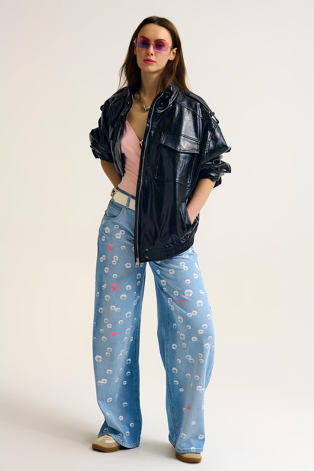 Veste oversize en faux cuir brillant en noir